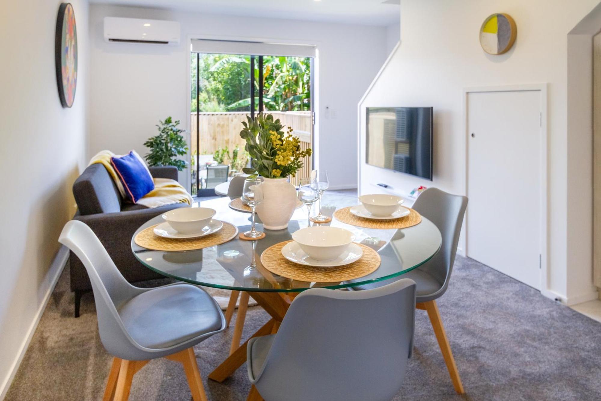 オークランドConveniently Located 2Br Townhouse In West Aklアパートメント エクステリア 写真