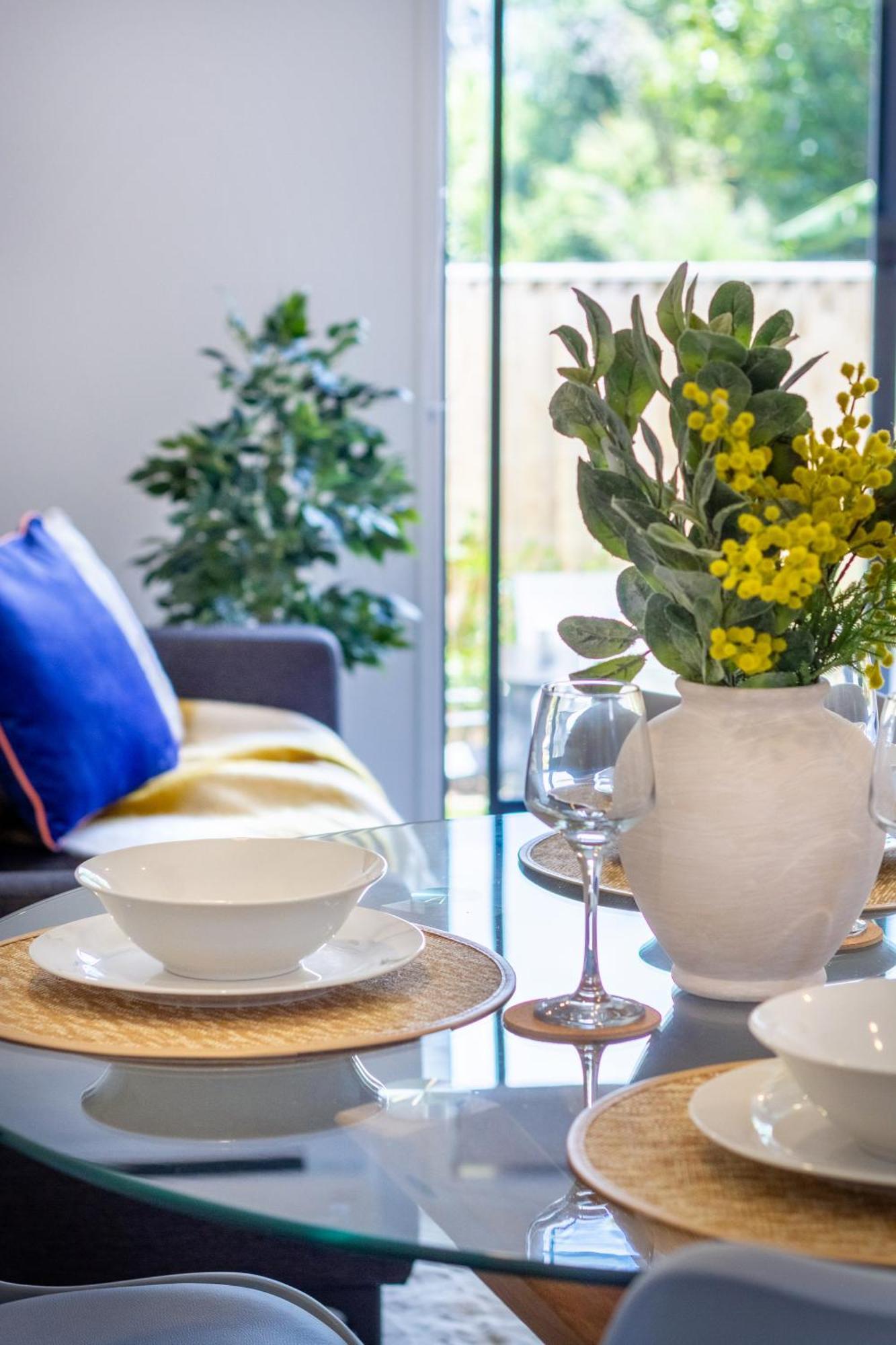 オークランドConveniently Located 2Br Townhouse In West Aklアパートメント エクステリア 写真