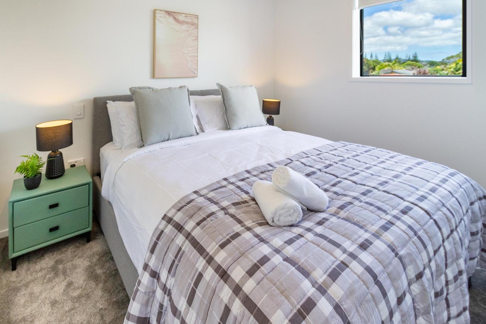 オークランドConveniently Located 2Br Townhouse In West Aklアパートメント エクステリア 写真